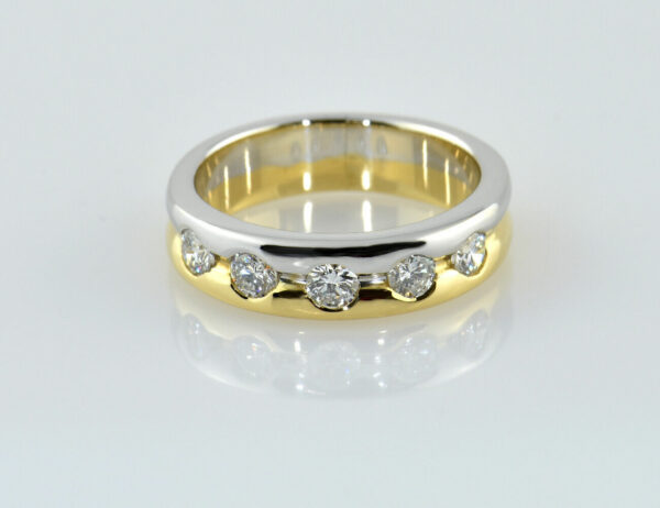 Diamant Ring 585/000 14 K Weiß-/Gelbgold 5 Brillanten zus. 0,55 ct