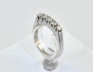 Diamant Ring 585/000 14 K Weißgold 5 Brillanten zus. 0,30 ct