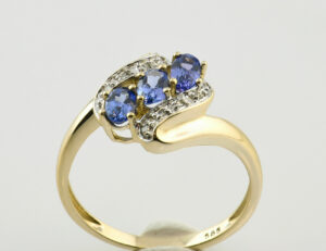 Ring Spinell 585/000 14 K Gelbgold 8 Diamanten zus. 0,04 ct