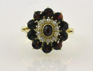 Perlen, Granat Ring 585/000 14 K Gelbgold