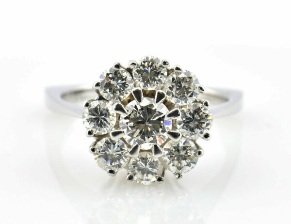Ring Diamant 750/000 18 K Weißgold 9 Brillanten zus. 0,65 ct