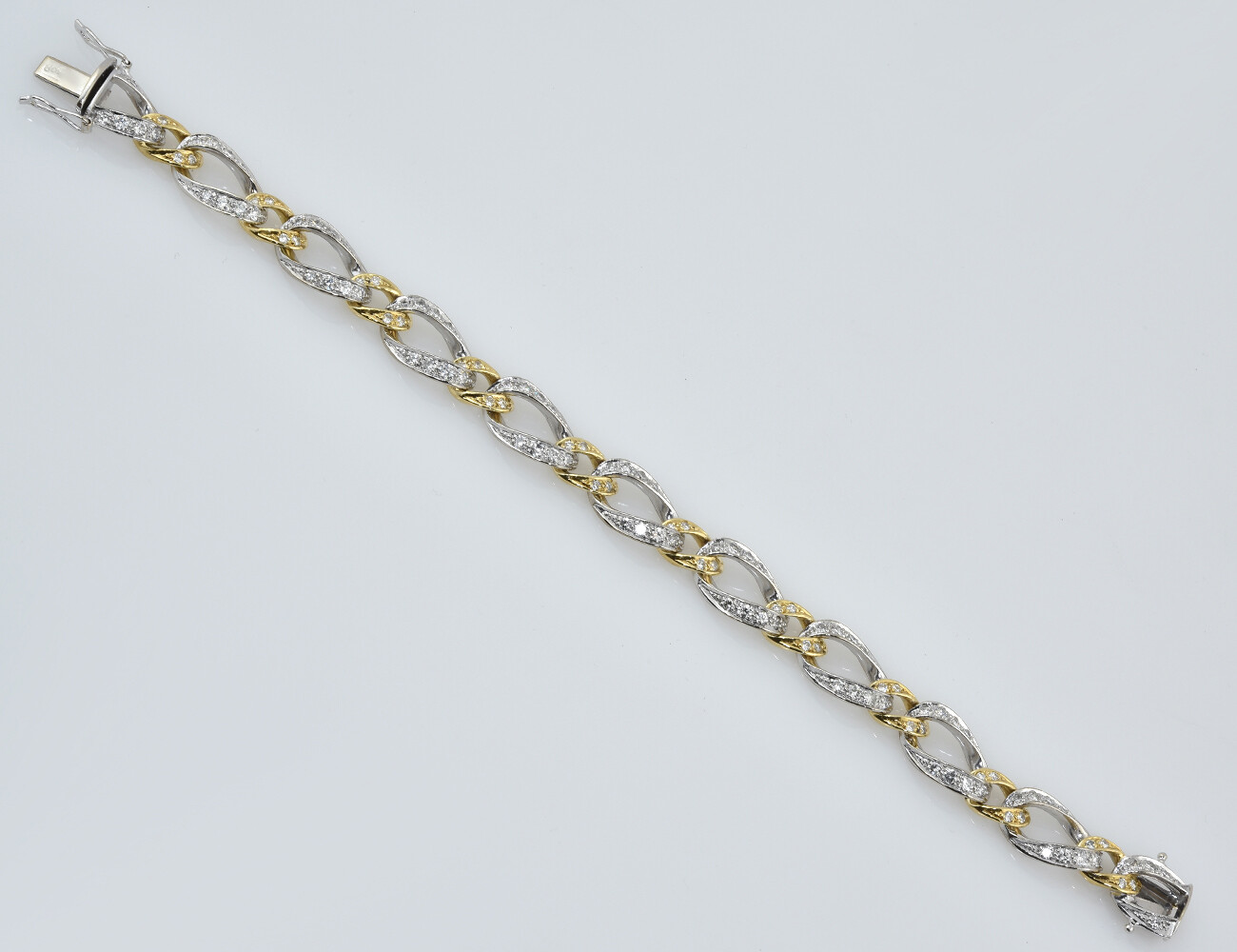 Diamant Armband 750/000 18 K Gelb-/ Weißgold 122 Brillanten zus. 2,75 ct, 19 cm