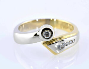 Diamant Ring 750/000 18 K Gelb-Weißgold 6 Brillanten zus. 0,12 ct