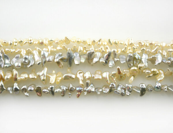 Perlenkette fünfreihig, 49 cm, 750/000 18 K Weißgoldschließe mit Tahitiperle
