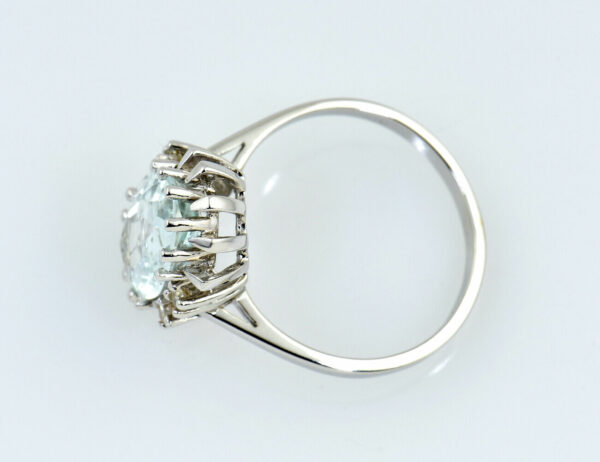 Ring Aquamarin 585/000 14 K Weißgold 4 Diamanten zus. 0,10 ct