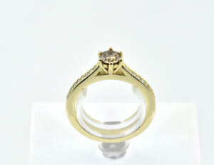 Solitär Diamant Ring 585/000 14 K Gelbgold 17 Brillanten zus. 0,72 ct